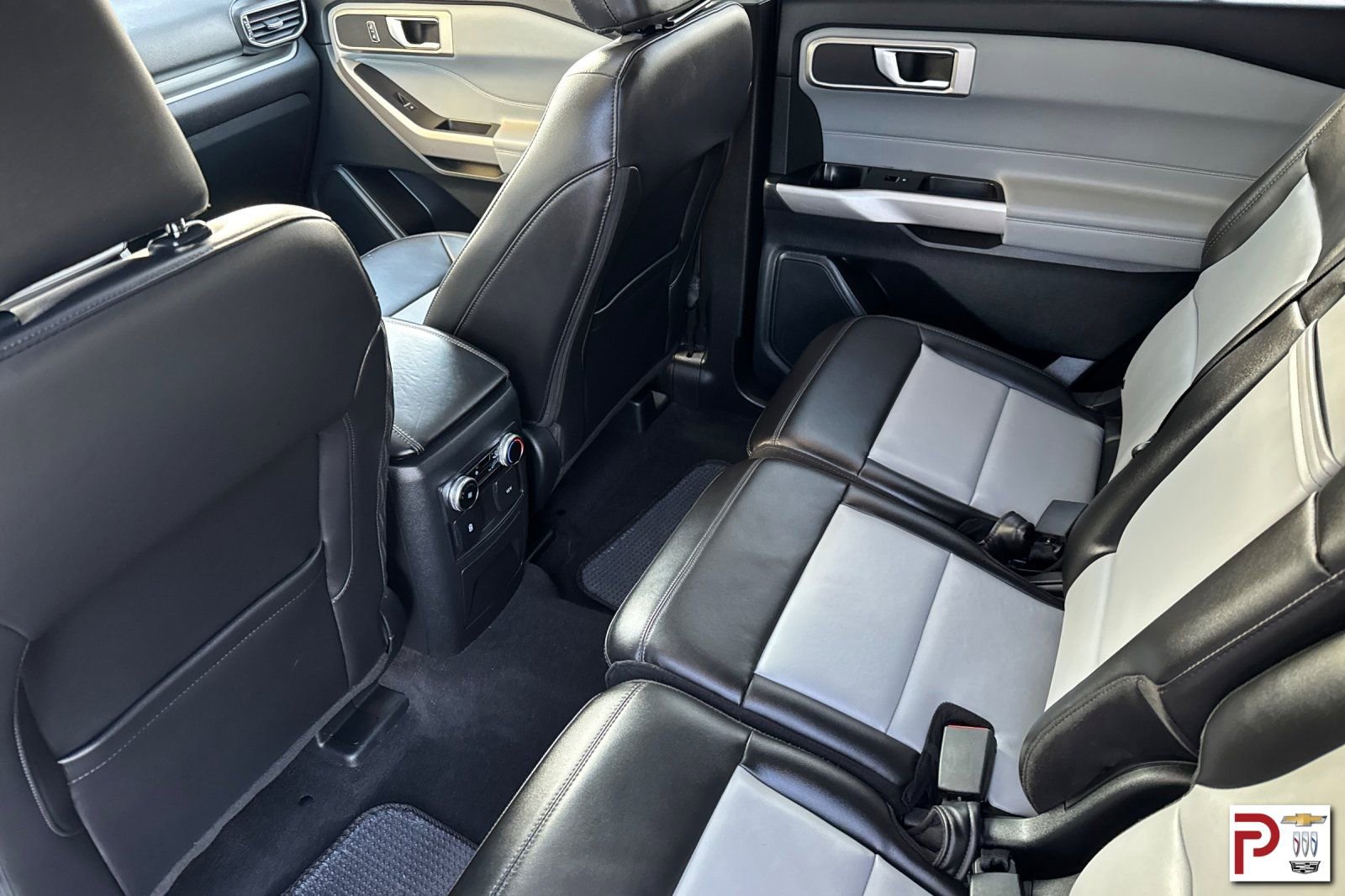 Used 2024 Ford Explorer XLT w/ Equipment Group 202A image 14