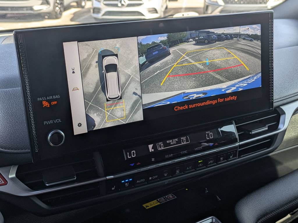 Used 2025 Toyota Sienna Platinum FWD image 20