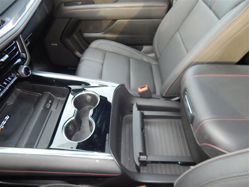 Used 2026 Chevrolet Suburban RST w/ RST Capability Package AWD/4WD image 36