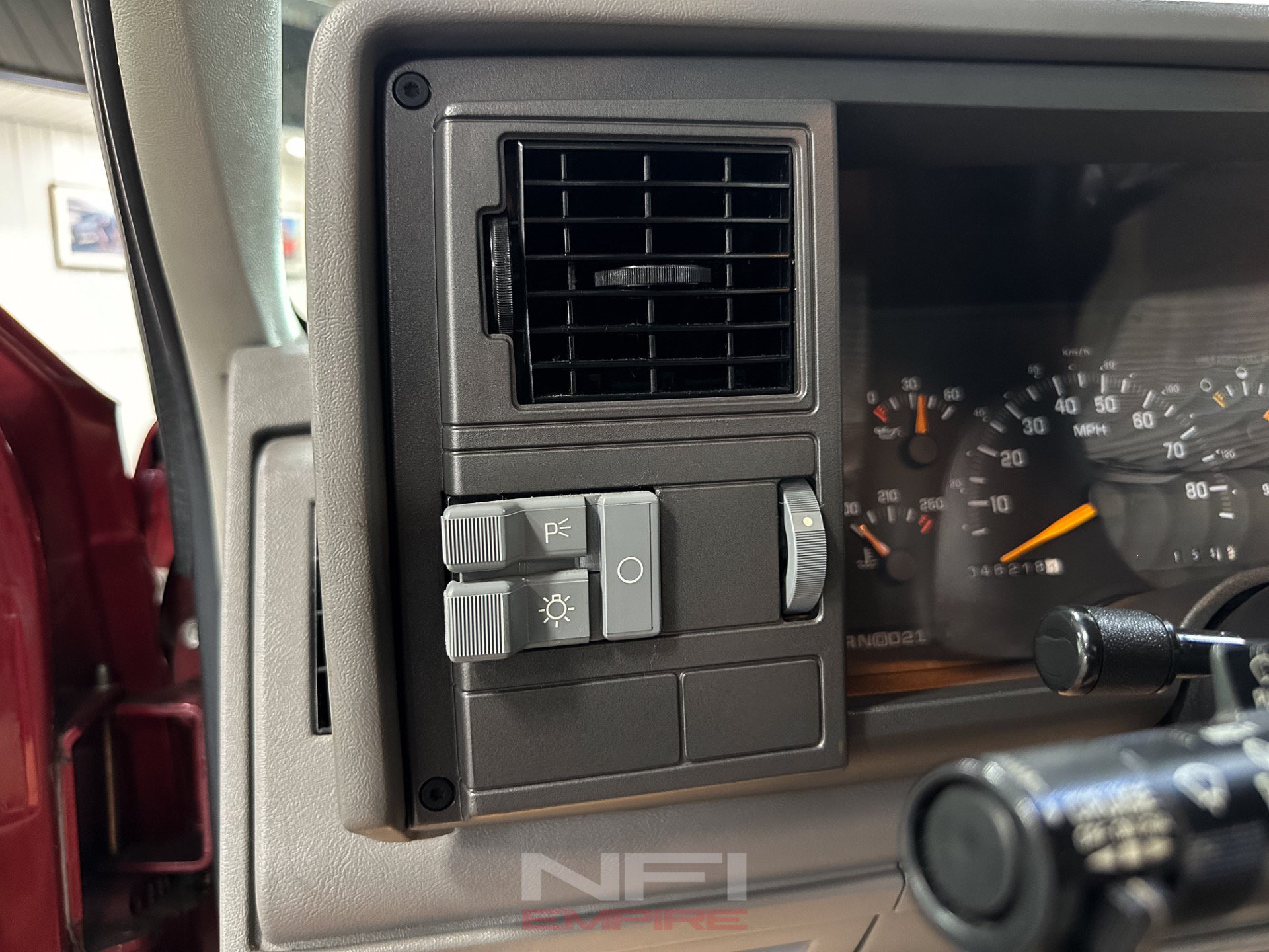 Used 1992 Chevrolet Silverado 1500 4x4 Regular Cab image 30