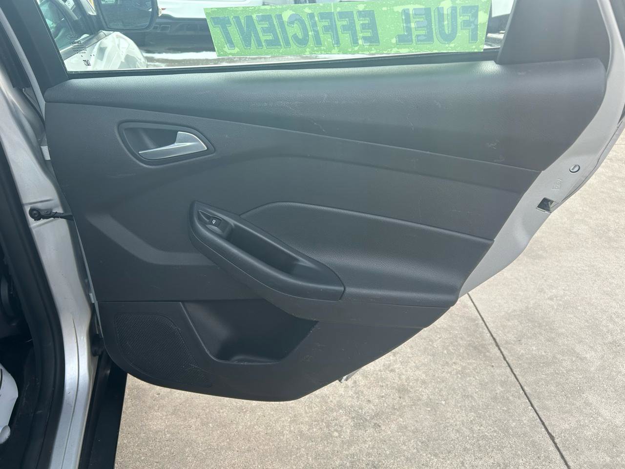 Used 2016 Ford Focus SE image 15