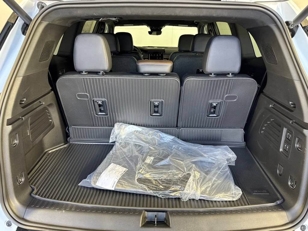 New 2027 GMC Acadia Denali Ultimate w/ LPO, Black Badging Package AWD/4WD image 37