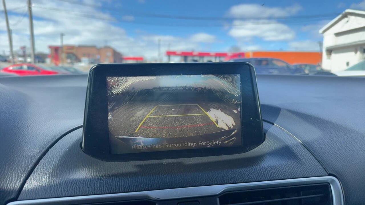 Used 2017 MAZDA MAZDA3 Touring w/ Popular Equipment Package image 21