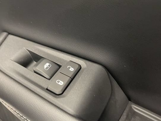 New 2026 Jeep Grand Cherokee Altitude AWD/4WD image 31