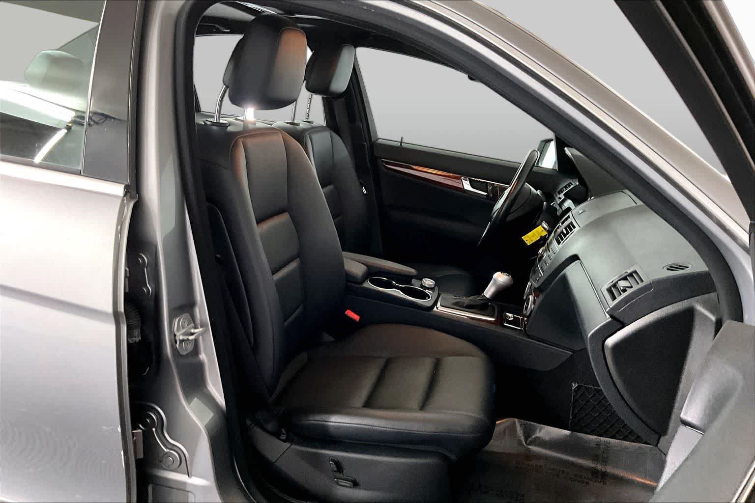 Used 2011 Mercedes-Benz C 300 4MATIC Sedan image 8
