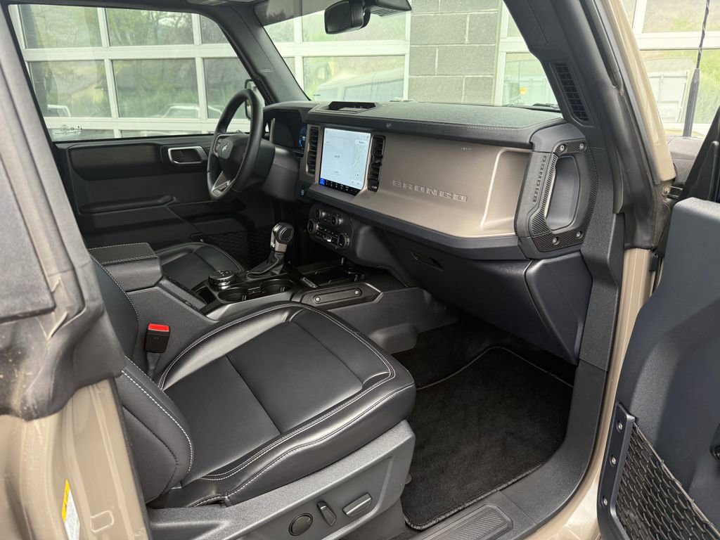 Used 2025 Ford Bronco Outer Banks AWD/4WD image 22