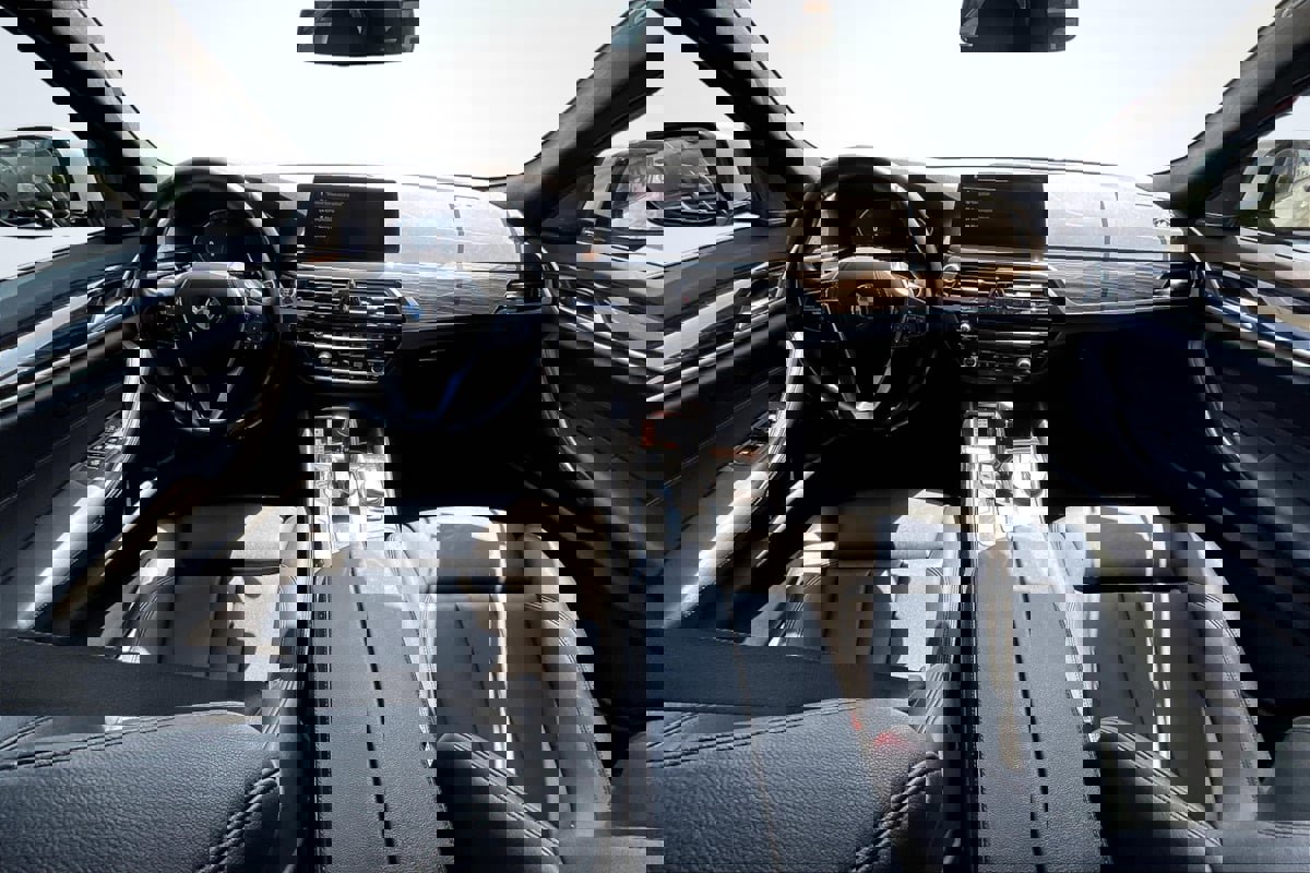 Used 2020 BMW 530i w/ Convenience Package image 16