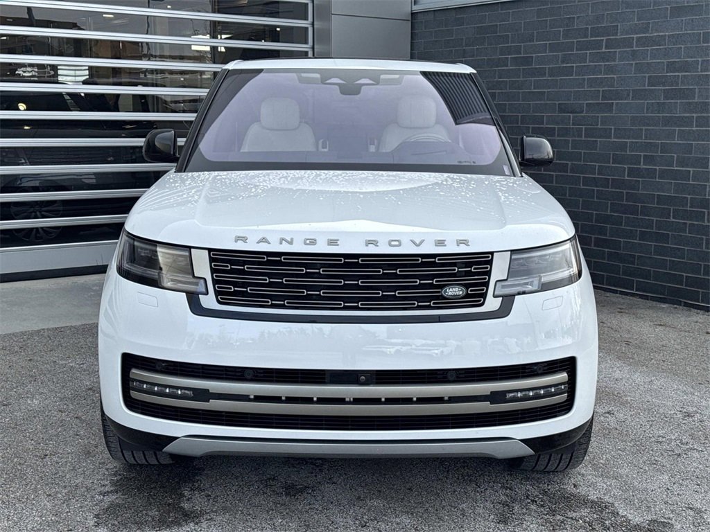 Used 2023 Land Rover Range Rover SE image 2