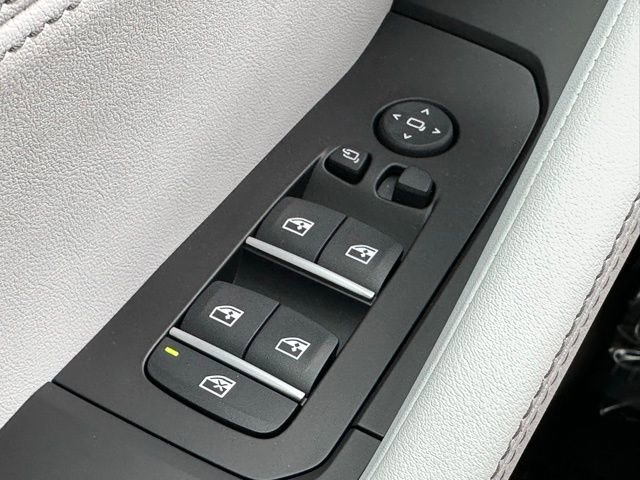 New 2026 BMW X6 xDrive40i image 25