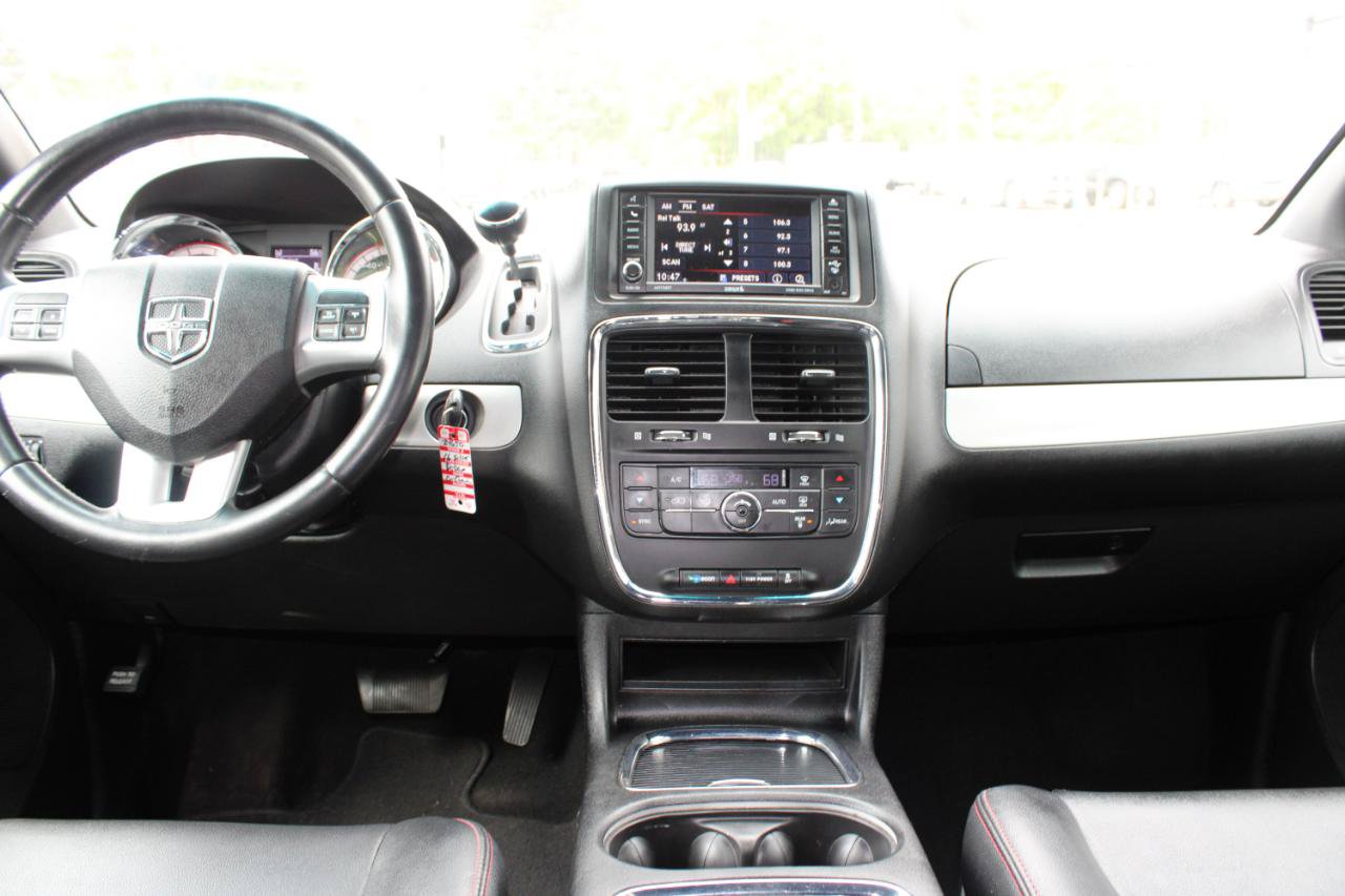 Used 2016 Dodge Grand Caravan R/T FWD image 10