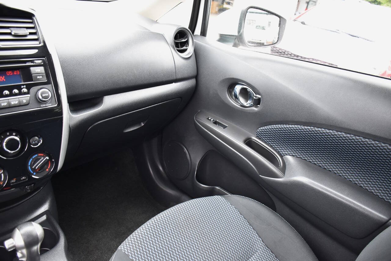 Used 2015 Nissan Versa Note SV FWD image 15