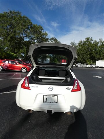 Used 2010 Nissan 370Z Coupe RWD image 14