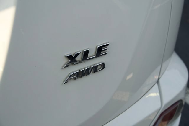 Used 2018 Toyota RAV4 XLE w/ Plus Extra Value Package AWD/4WD image 6