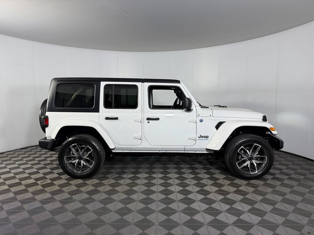 Used 2024 Jeep Wrangler Unlimited AWD/4WD image 5