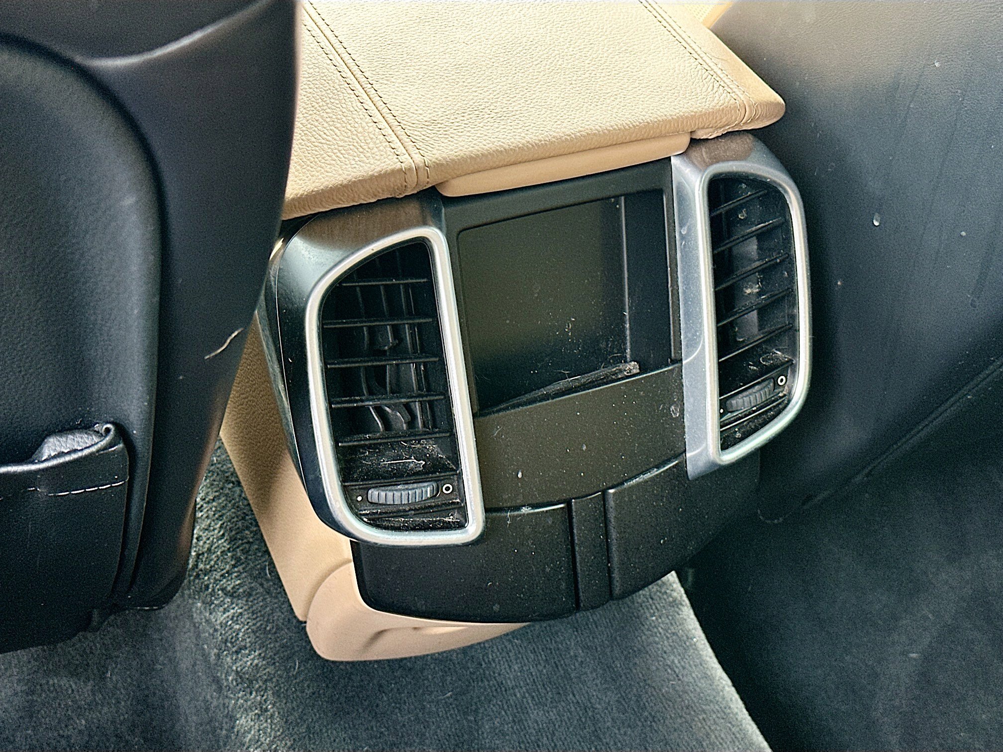 Used 2017 Porsche Cayenne Platinum Edition image 25