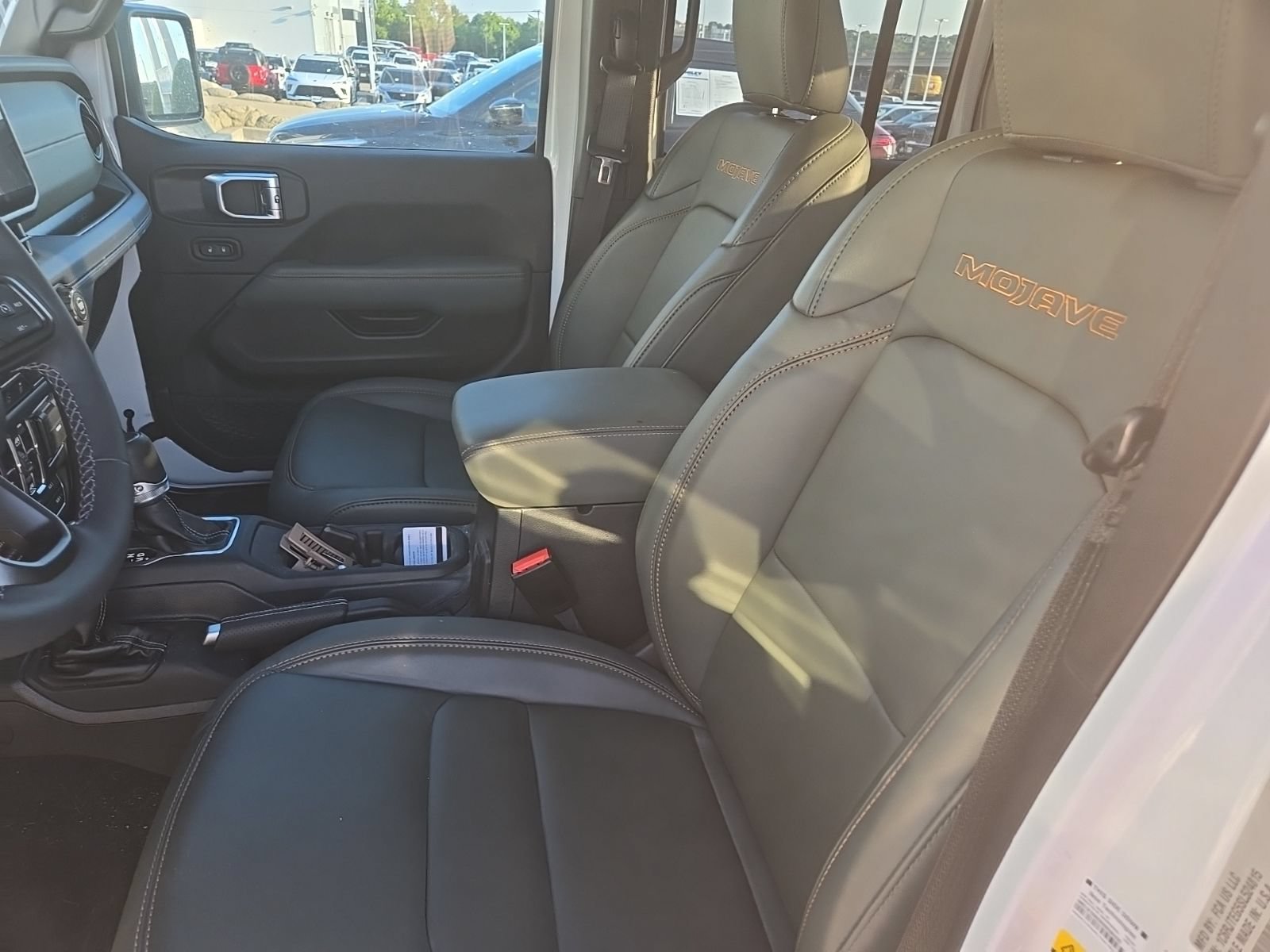 Used 2025 Jeep Gladiator Mojave w/ Convenience Group AWD/4WD image 13