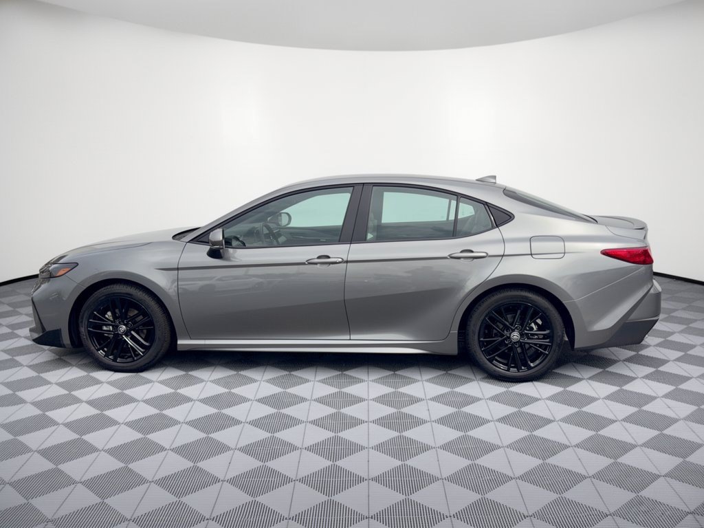 Used 2026 Toyota Camry SE FWD image 2