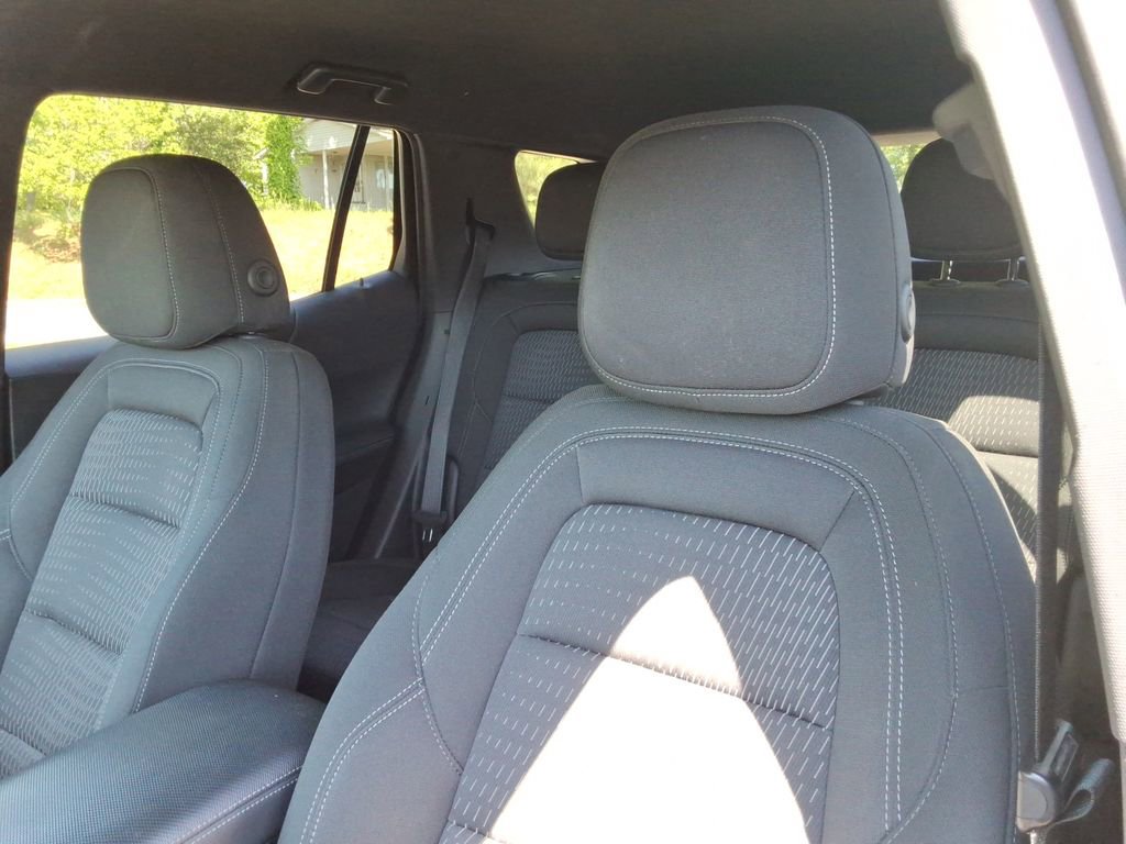 Used 2025 Chevrolet Equinox LT FWD image 23