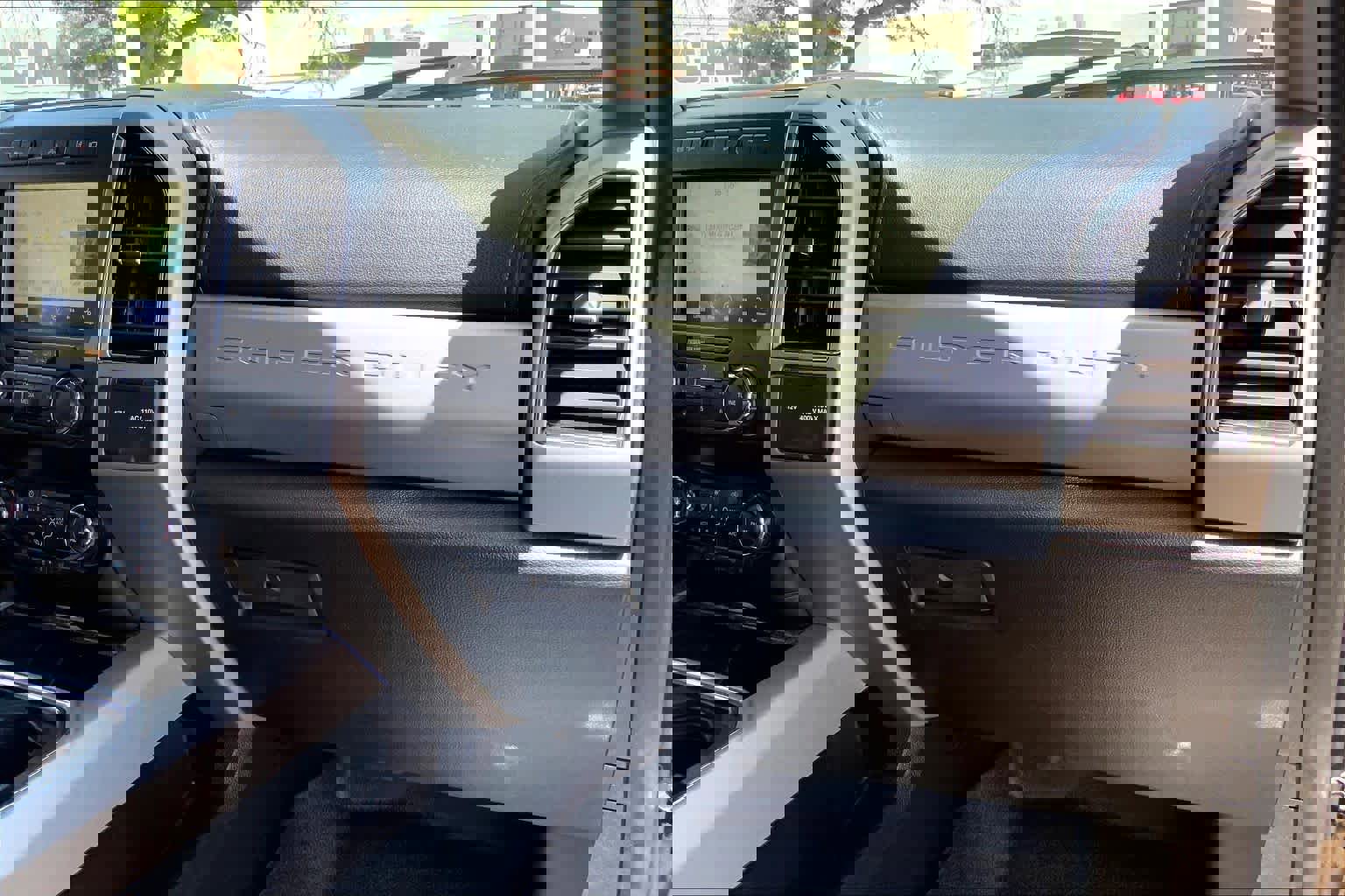 Used 2019 Ford F250 Lariat w/ Lariat Ultimate Package AWD/4WD image 19