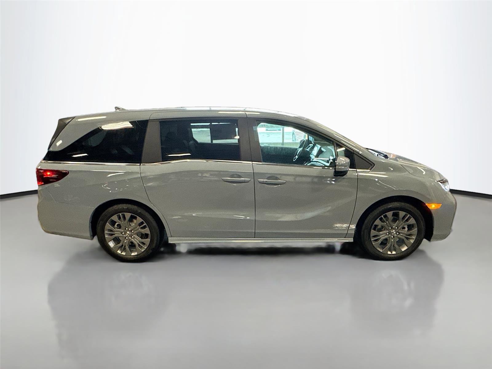 New 2026 Honda Odyssey Touring image 8