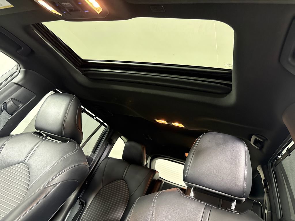 Used 2021 Toyota Highlander XSE FWD image 20