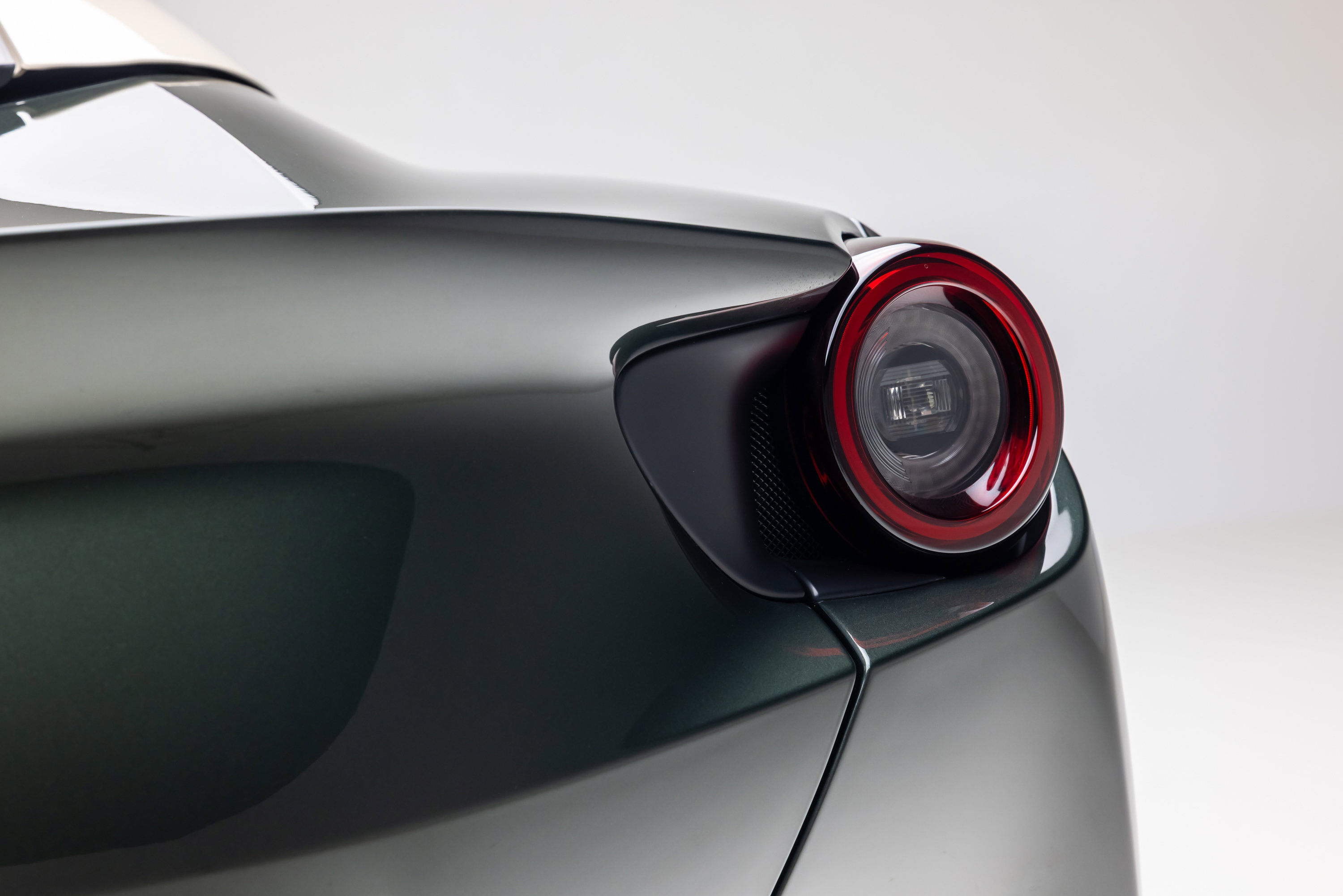 Certified 2019 Ferrari Portofino RWD image 21