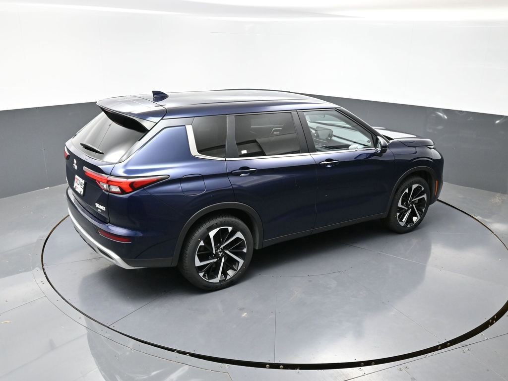 Used 2024 Mitsubishi Outlander AWD image 41