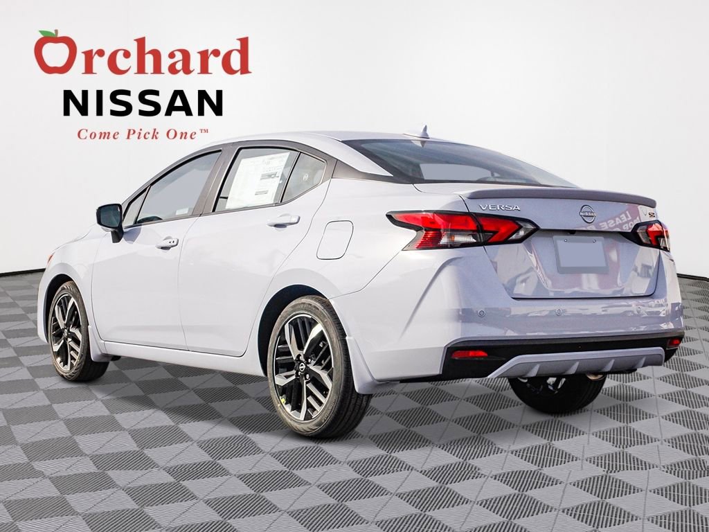 New 2025 Nissan Versa SR w/ Trunk Package FWD image 2