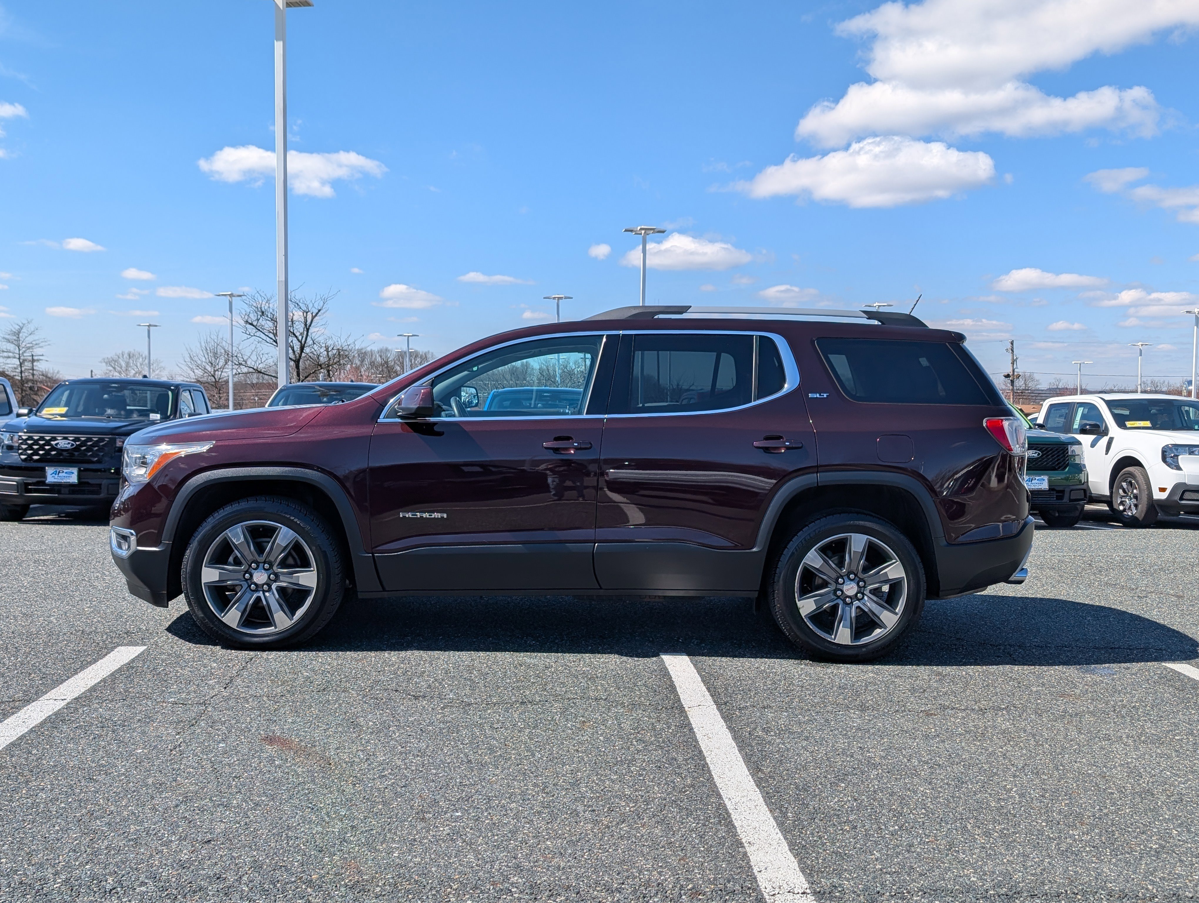 Used 2018 GMC Acadia SLT w/ LPO, Black Accent Package image 6