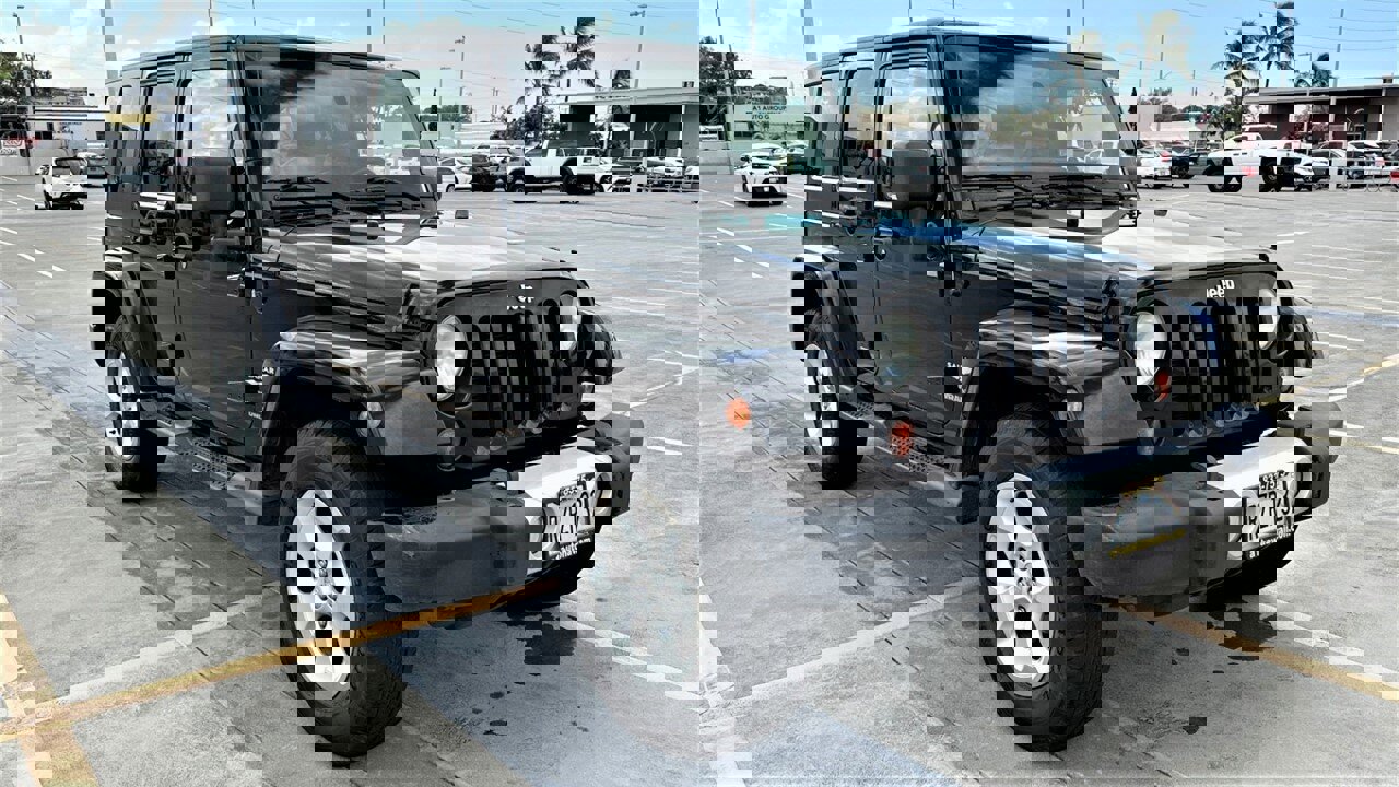 Used 2013 Jeep Wrangler Unlimited Sahara image 6