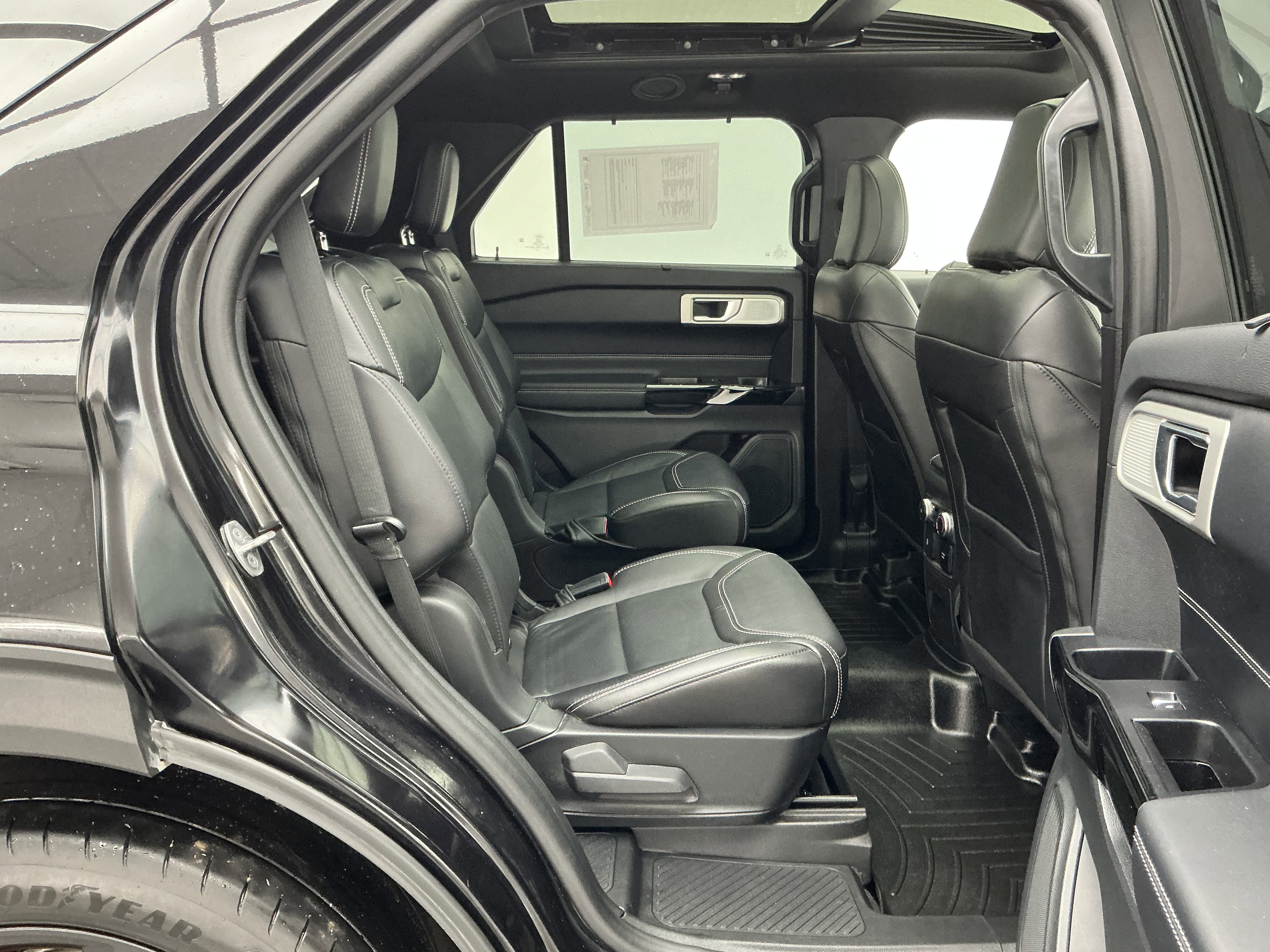 Used 2022 Ford Explorer ST w/ Equipment Group 401A image 21