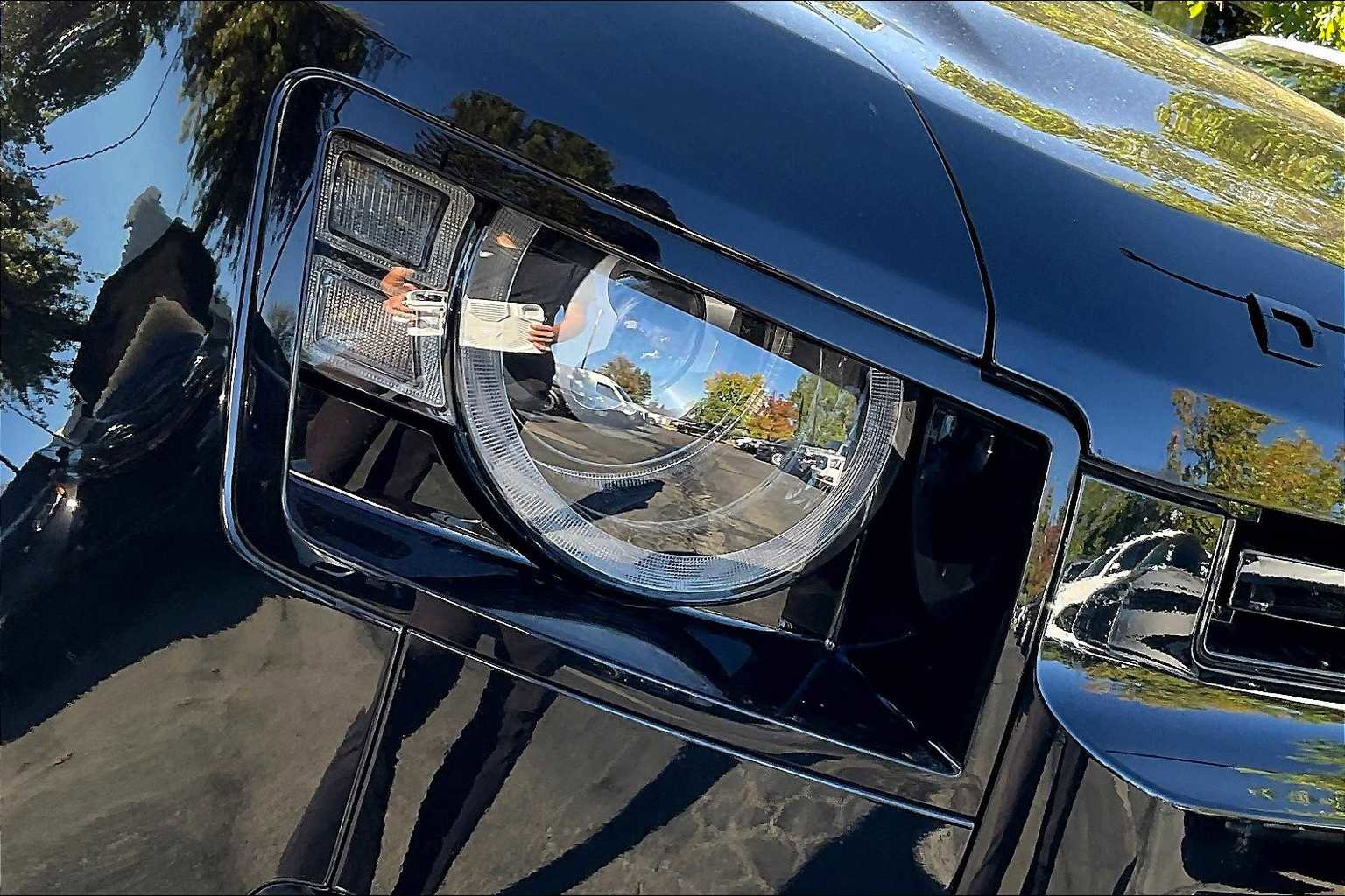 Used 2025 Land Rover Defender 130 S image 30