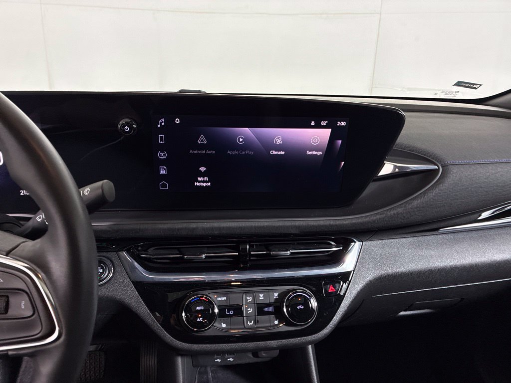Used 2025 Buick Envista Sport Touring w/ Experience Buick Package FWD image 10