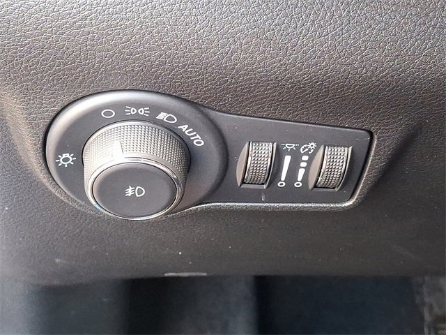 Used 2024 Jeep Compass Latitude image 18