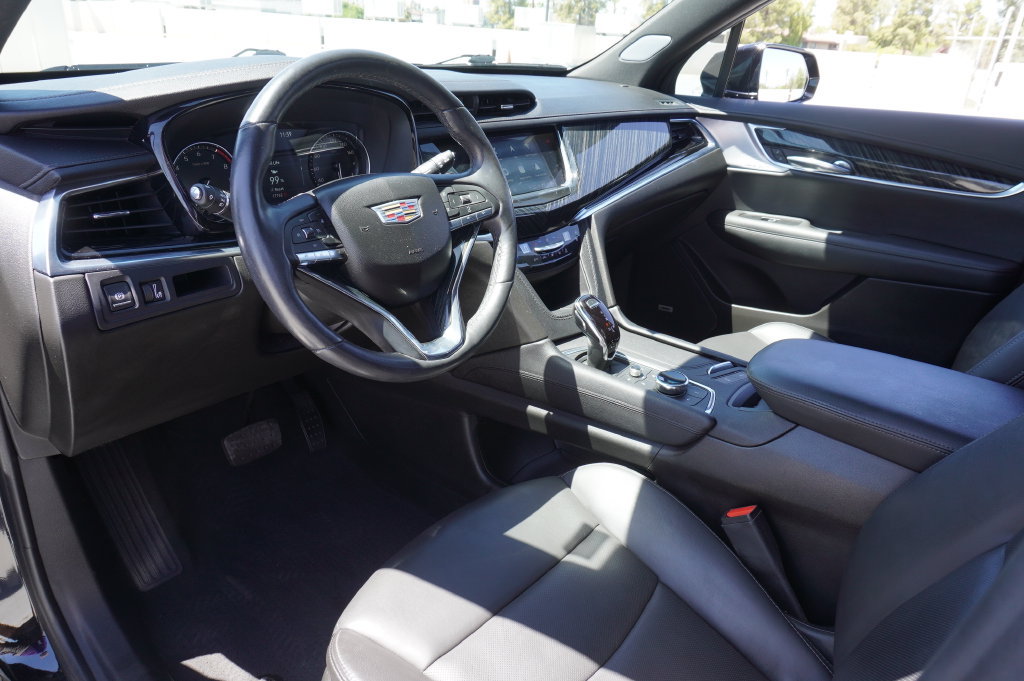 Certified 2024 Cadillac XT6 Premium Luxury FWD image 18