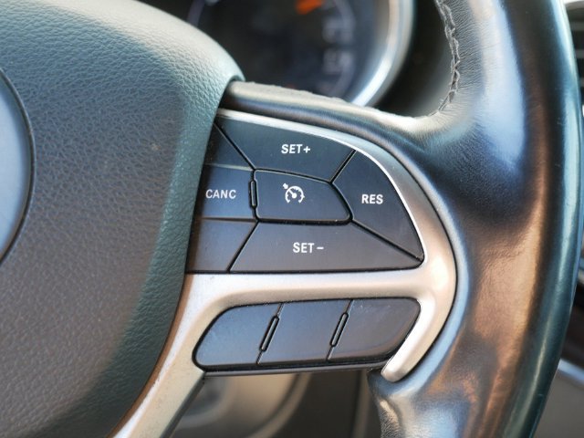 Used 2020 Jeep Grand Cherokee Overland AWD/4WD image 25