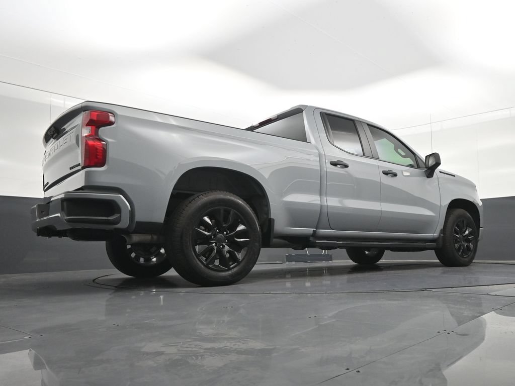 Used 2025 Chevrolet Silverado 1500 Custom RWD image 27