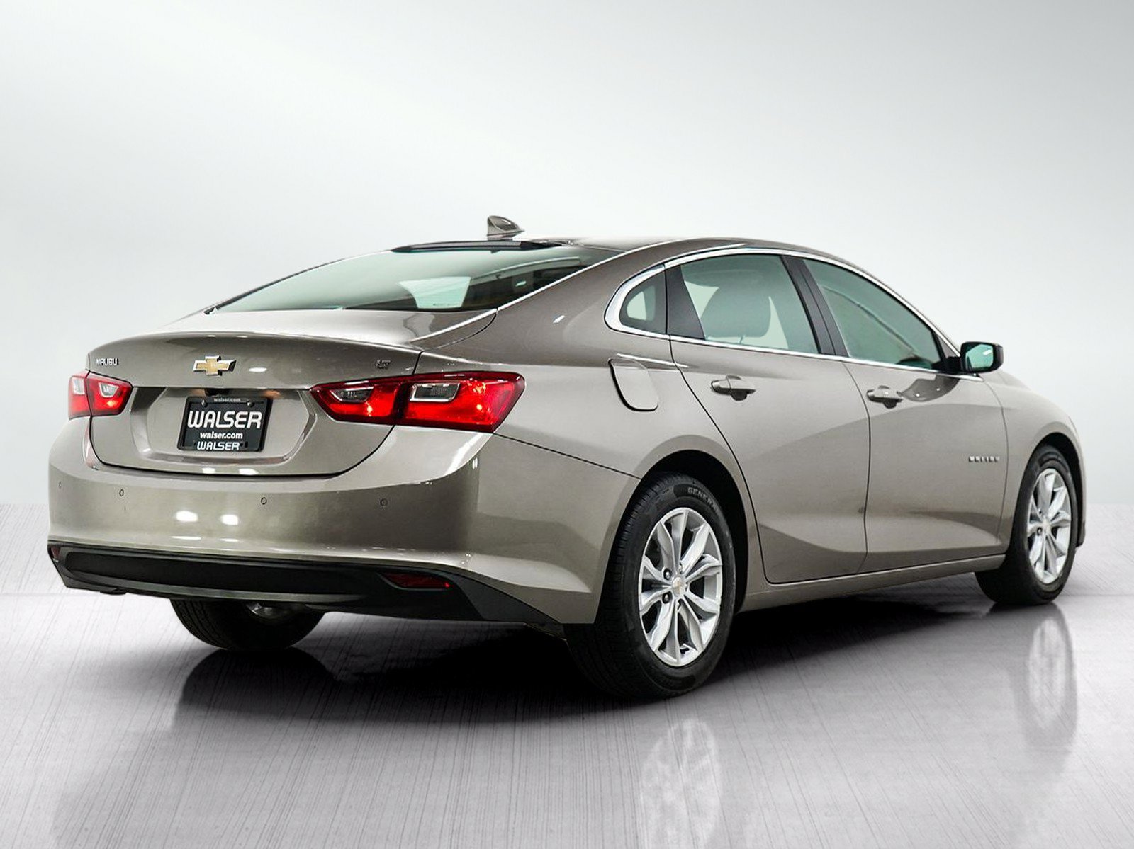 Used 2023 Chevrolet Malibu LT w/ Driver Confidence Package FWD image 5