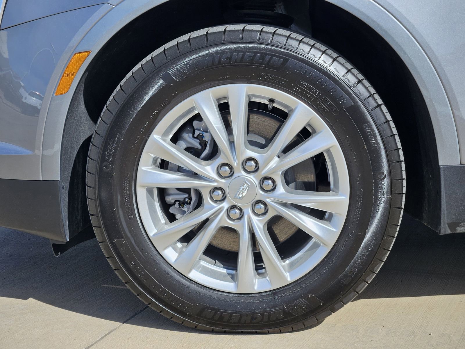 New 2026 Cadillac XT5 Luxury image 12