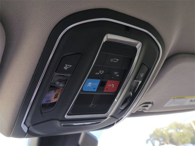 Used 2023 Jeep Wagoneer Series III w/ Preferred Equipment Group image 24