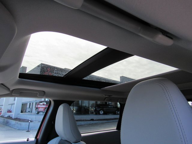 New 2025 Mitsubishi Outlander SE image 15