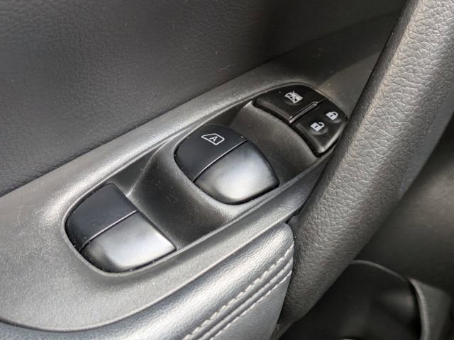 Used 2019 Nissan Rogue SV image 24