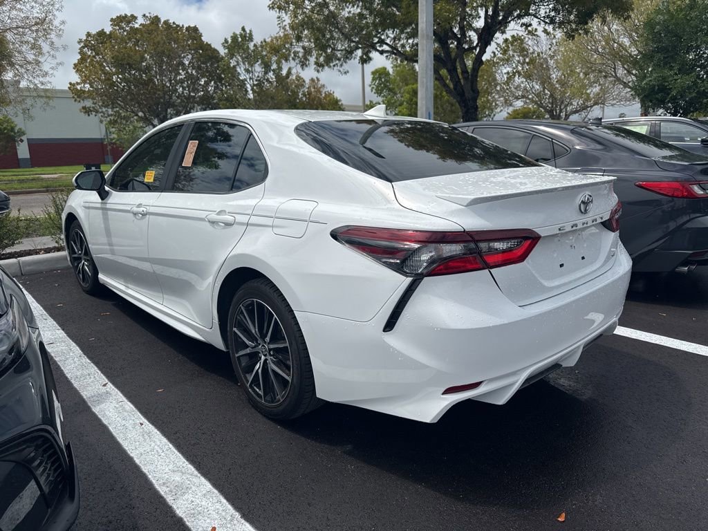 Used 2024 Toyota Camry SE FWD image 5