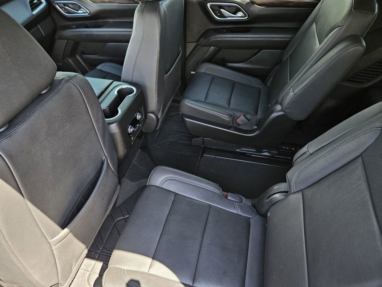 Certified 2023 Chevrolet Tahoe Z71 w/ Luxury Package AWD/4WD image 31