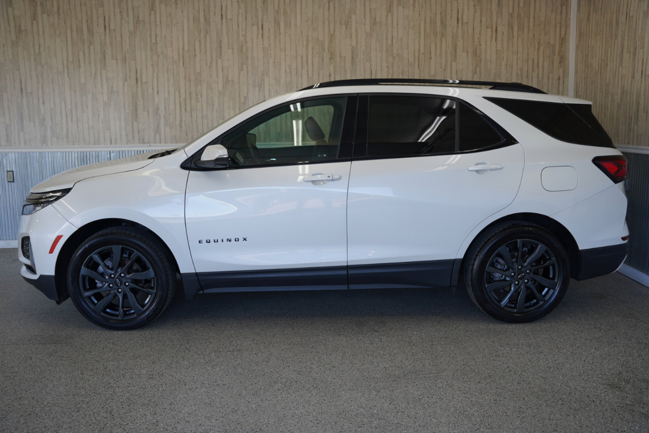 Used 2022 Chevrolet Equinox RS w/ RS Leather Package image 5
