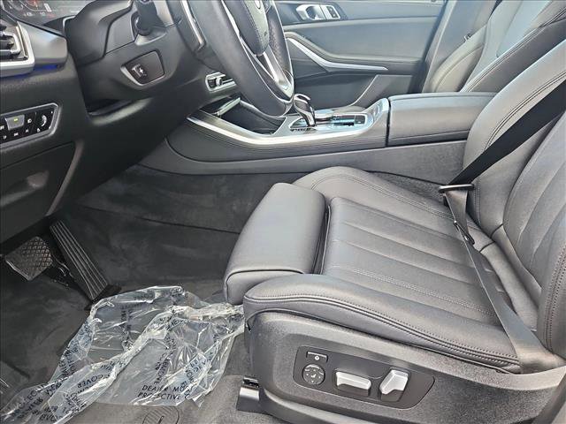 Used 2022 BMW X5 sDrive40i w/ Parking Assistance Package image 17