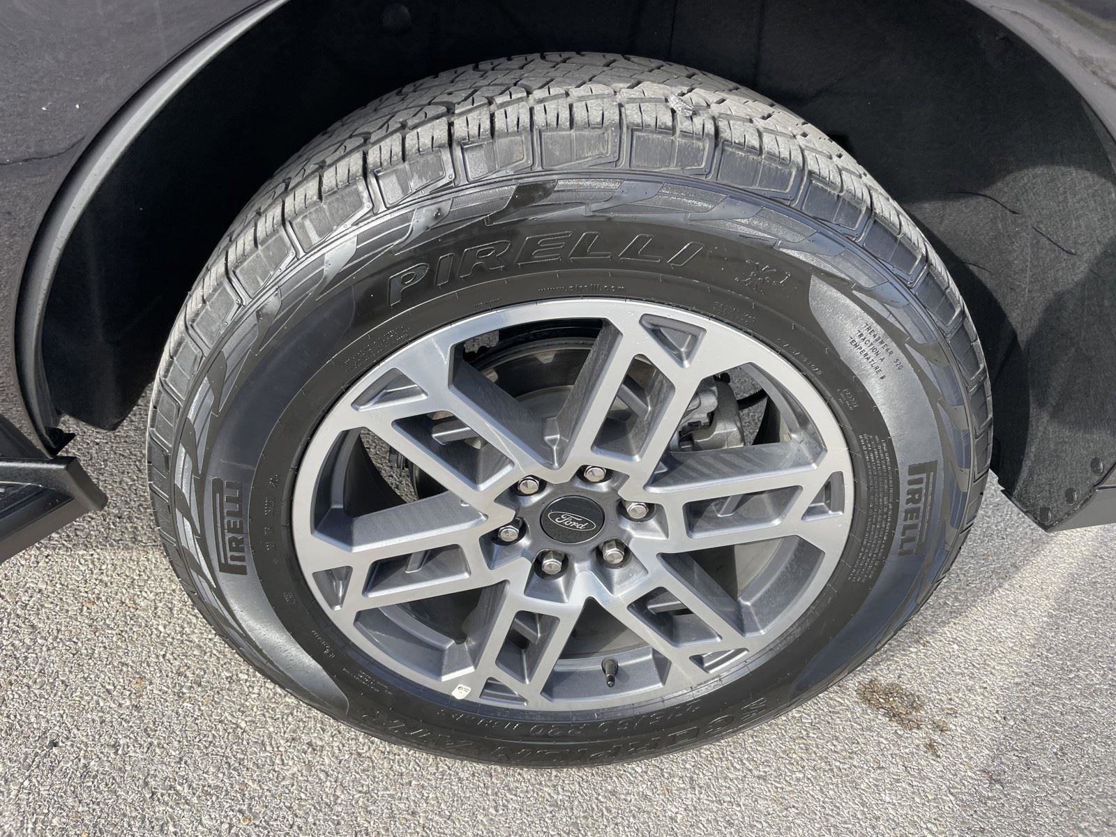 Used 2025 Ford Expedition Active AWD/4WD image 33