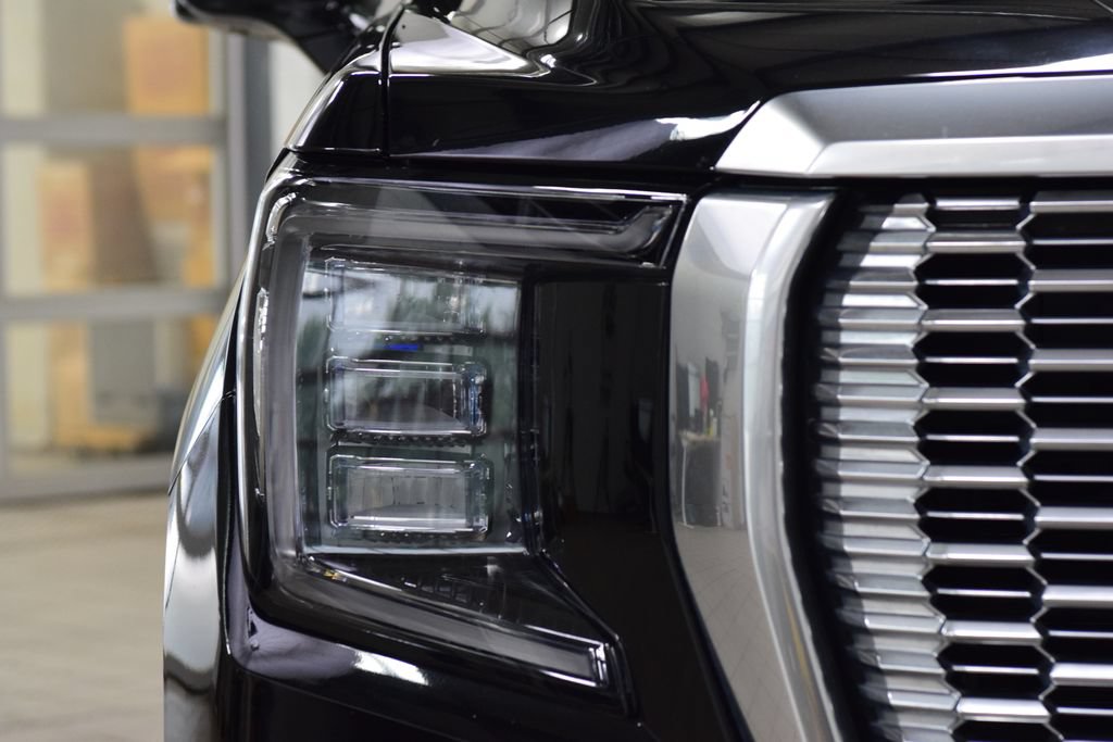 Used 2024 GMC Yukon Denali AWD/4WD image 12