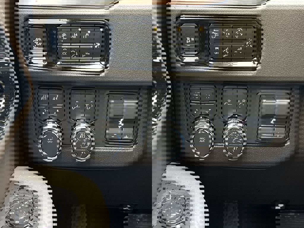 New 2026 GMC Yukon XL Elevation w/ Elevation Premium Package image 18