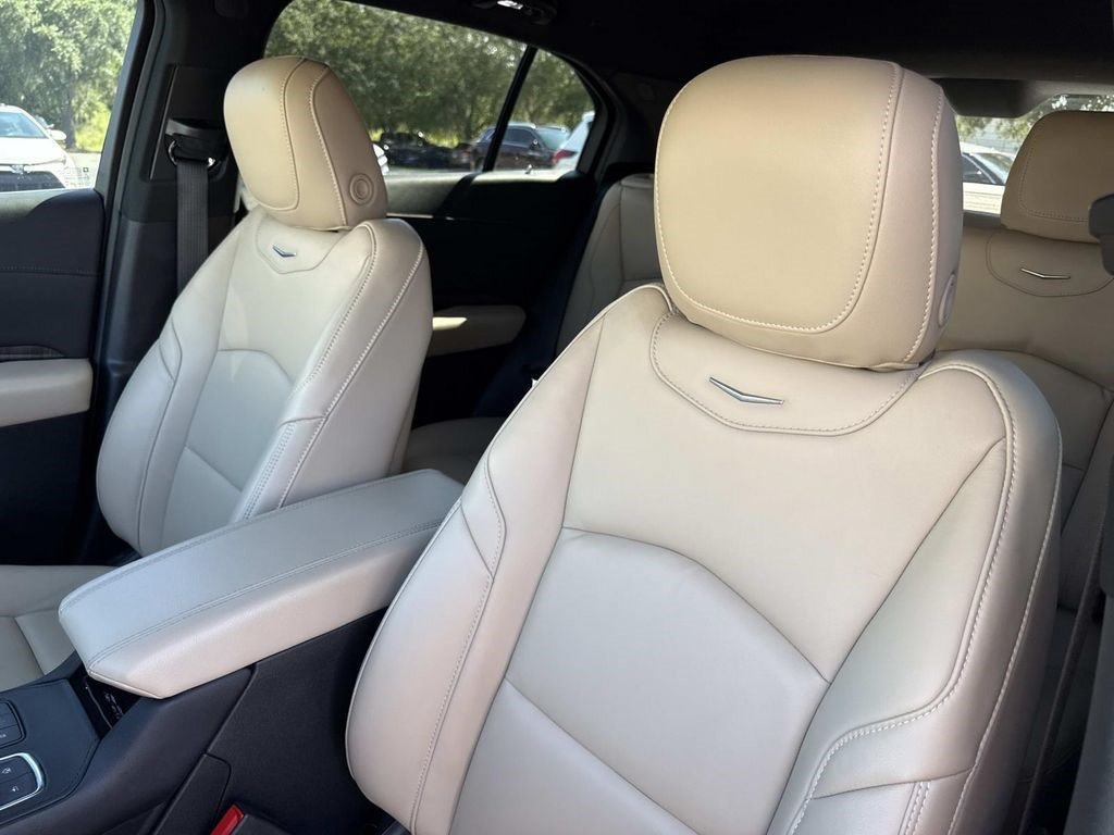Certified 2024 Cadillac XT4 Premium Luxury w/ Active Safety Package FWD image 17